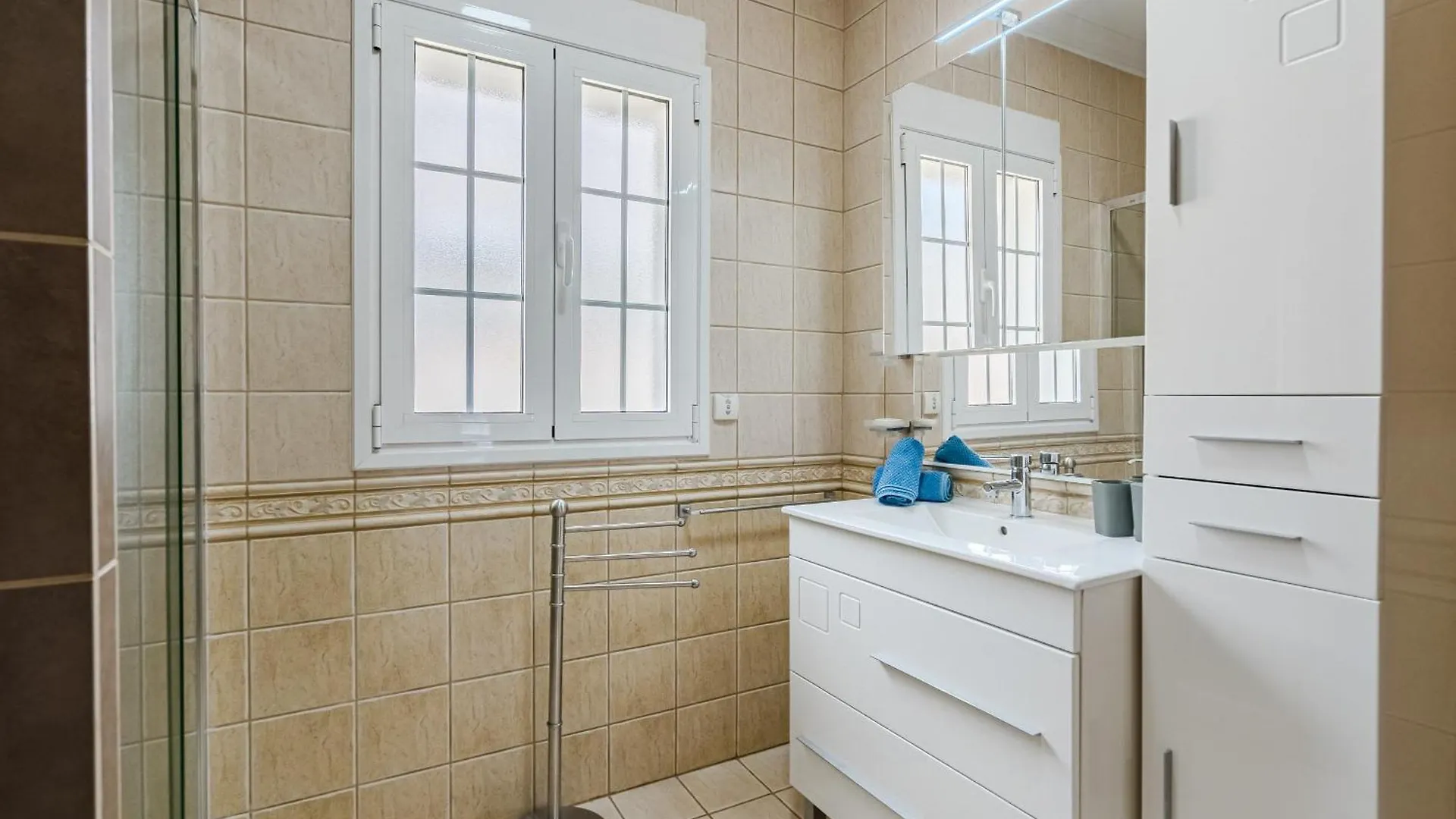Grandview Lodge Apartment 1 阿德耶